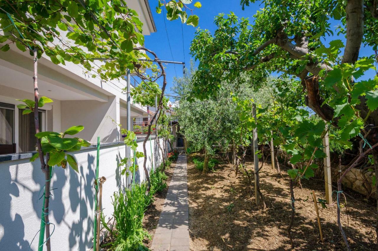 Apartments Zorka Lopar Exterior photo